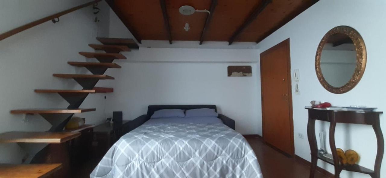 La Casa Sul Como Napoli Exterior foto